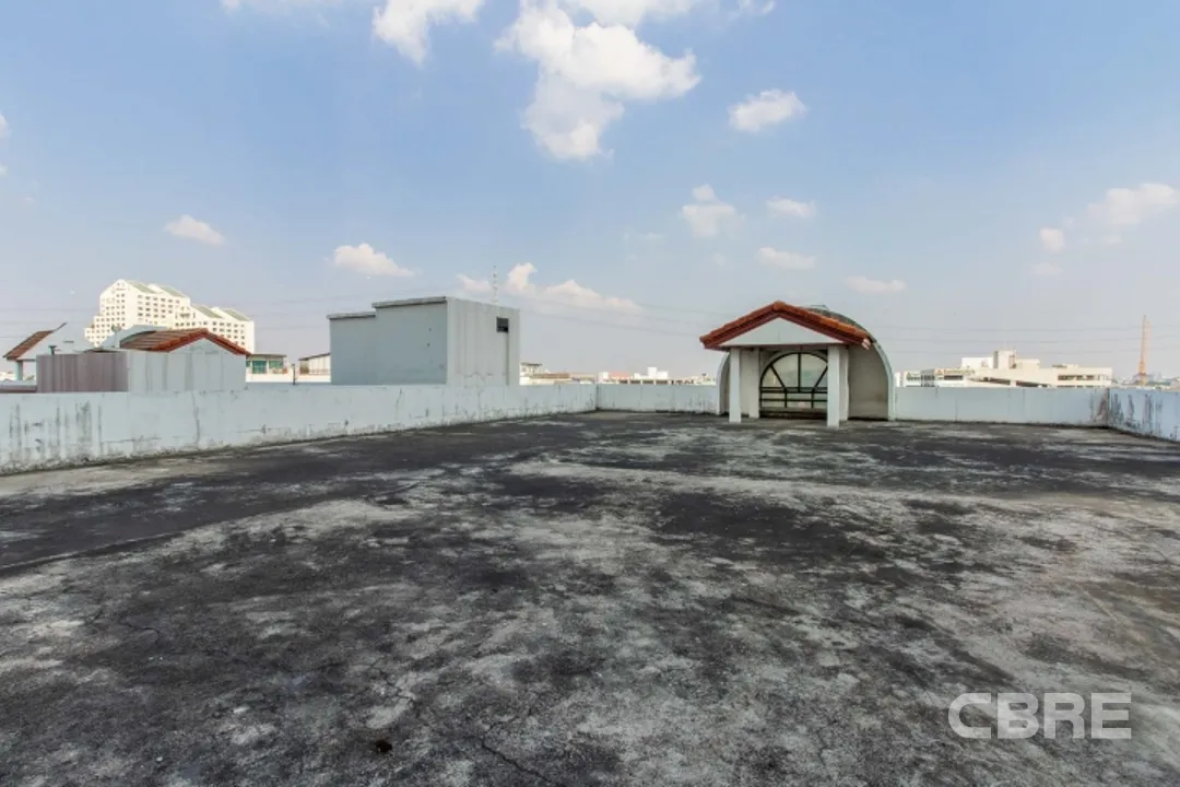 ขายอาคารสำนักงาน บนถนนรัชดาภิเษก กรุงเทพ | ซีบีอาร์อี